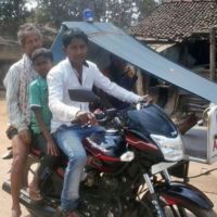 Las moto-ambulancias salvan 200 vidas en la India gracias a su sencillez 