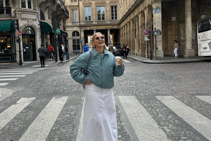 Decathlon se prepara para la lluvia con estilo gracias a esta chaqueta waterproof color verde ceniza