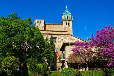 Viajes Escapadas Espana Pueblos Mallorca Encanto Playa Montana Chenoa Famosos Vacaciones