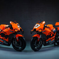 El Tech3 cambia decoración y luce de naranja en la nueva KTM RC16 de MotoGP tras su separación de Red Bull