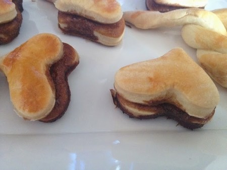 Receta de San Valentín para hacer con niños: corazones de hojaldre con aroma a canela