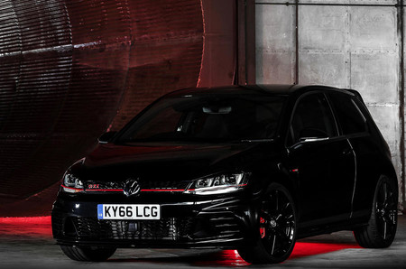 El Volkswagen GTI rompió su propio récord en Nürburgring con el nuevo Clubsport S de 306 hp