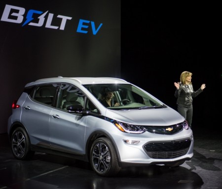 General Motors dice que tiene capacidad para afrontar 50.000 entregas del Chevrolet Bolt en 2017
