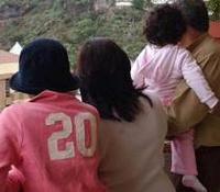 Una niña concebida tras un proceso de selección genética de embriones cura a su hermana