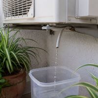 Los expertos en aire acondicionado están de acuerdo: “El agua del aire acondicionado es agua destilada que puede servir para el jardín o el hogar” 