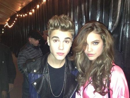 Parece que Justin Bieber ya se echado una nueva 'amiguita'. Bárbara Palvin, de profesión pibonazo