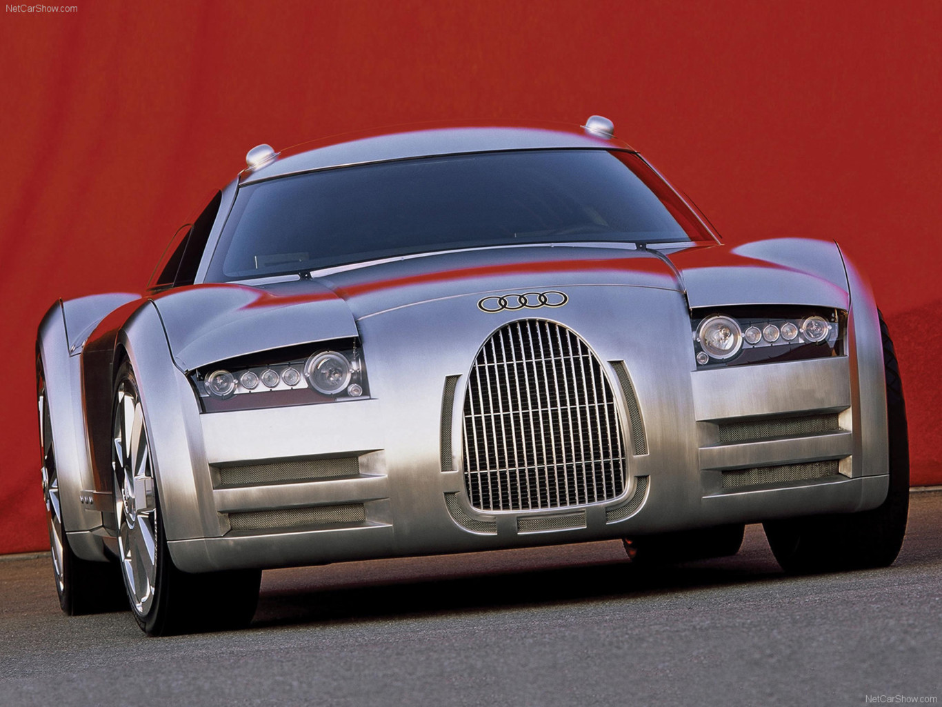 Audi y su muestra de poder en 16 cilindros al inicar el milenio, recordando a: Audi Rosemeyer