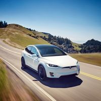 Elon Musk planea comprar todas las acciones de Tesla, y ya tiene los fondos para hacerlo