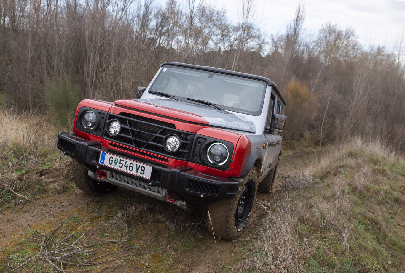 Montamos en el INEOS Grenadier: un 4x4 de la vieja escuela apto para rutas extremas, y que llega a finales de año