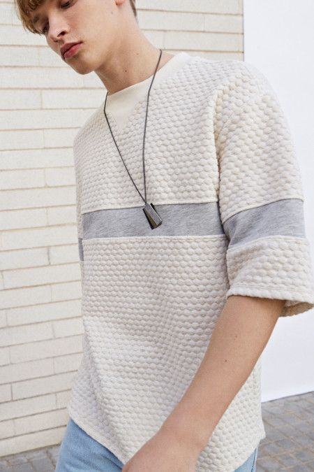 Bershka lanza un pedazo de lookbook para el mes de marzo cargado de descaro juvenil