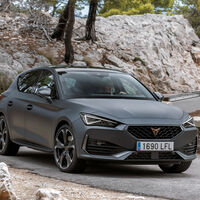 El CUPRA León estrena un 2.0 TSI de 245 hp como alternativa al Golf GTI