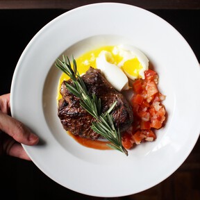 Ayuno anabólico: qué es y cuáles son los aciertos y errores de este método que promete quemar grasas sin perder músculo