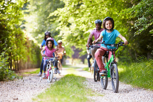 Nueve beneficios de montar en bicicleta para los niños