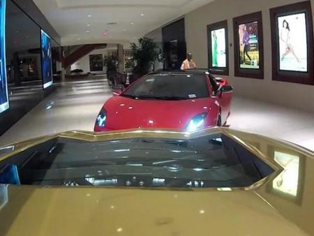Video: Cómo sacar 5 Lamborghinis de un centro comercial (y no destrozarlos en el intento)