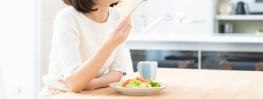 Los japoneses no beben agua durante las comidas: ¿es su secreto para estar delgados? 