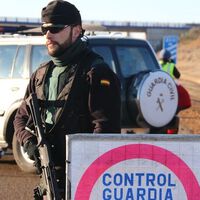 ¿Te puede multar la DGT por avisar de un radar o un control? No, pero lo están intentando 