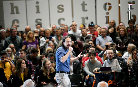 Pablo Iglesias Participa En Un Encuentro Con La Militancia En El Auditorio De Zaragoza Foto Dani Gago 700x441