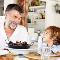 El marisco en la dieta infantil: consejos y sugerencias para su preparación y consumo