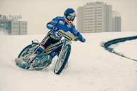 Speedway en el techo de un pabellón, volvemos a los vídeos extremos