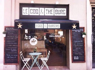 Si vienes de visita a Barcelona (o si vives aquí) has de reponer fuerzas en Le Coq & The Burg