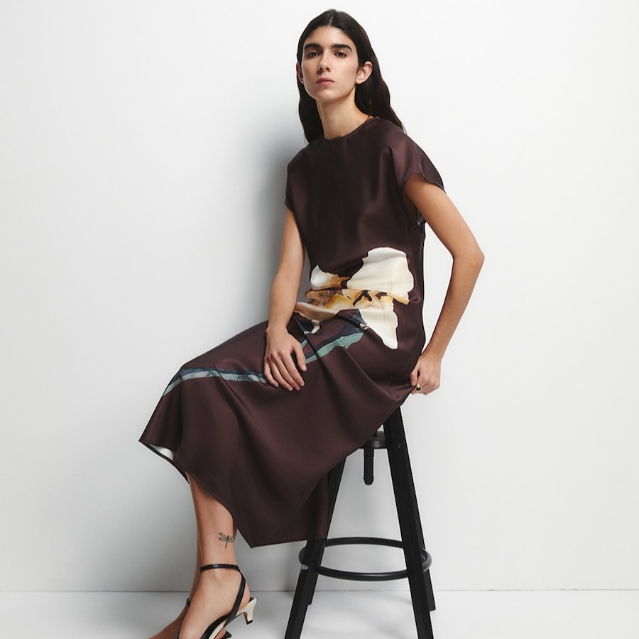 Sfera
Vestido satinado flor