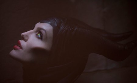Angelina Jolie, lo mismo sí eres la bruja más bella del reino