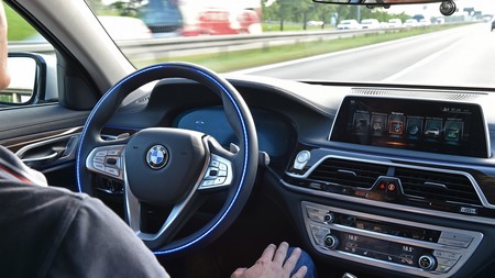 BMW no quiere sustos: su tecnología autónoma no estará lista hasta 2021