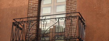 Quién tiene la obligación de reparar las barandillas de balcones y terrazas en una comunidad de vecinos, según la Ley de Propiedad Horizontal