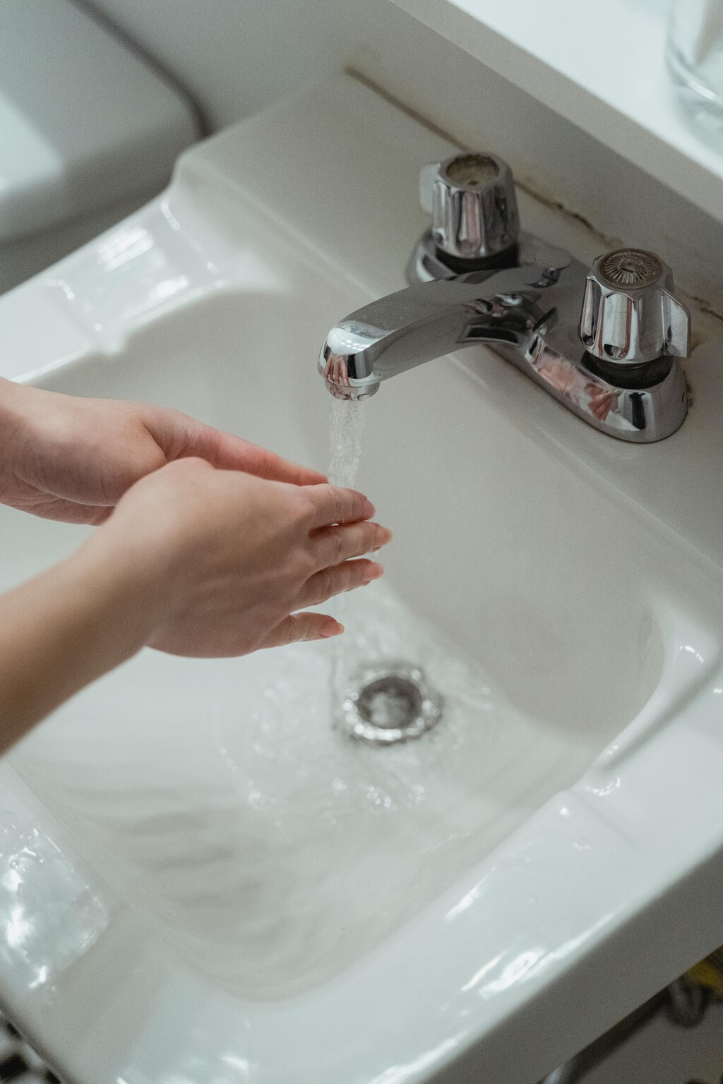 No hace falta llamar al fontanero para acabar con los malos olores en las tuberías de tu casa. Estos trucos te ayudarán a conseguirlo 