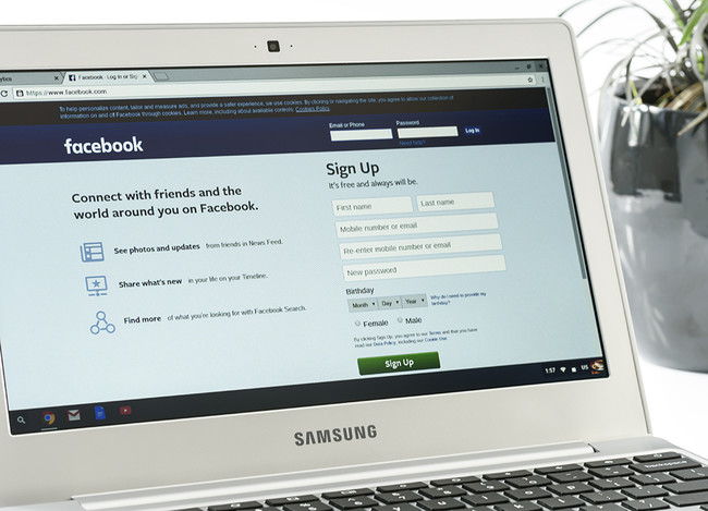 Facebook Login Office Laptop Business 162622