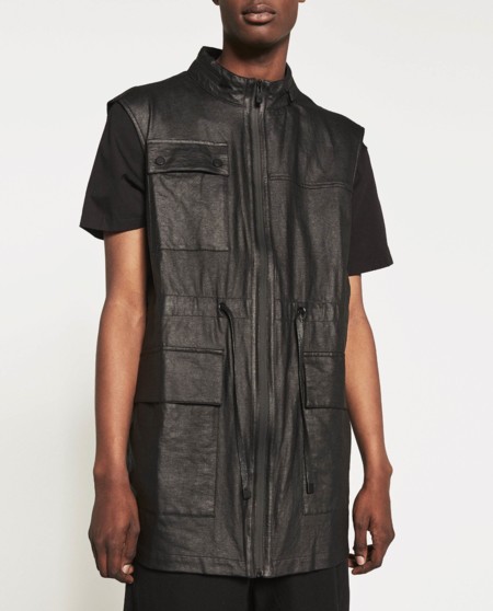 No es de Rick Owens, pero este chaleco con bolsillos Zara lo hizo idéntico