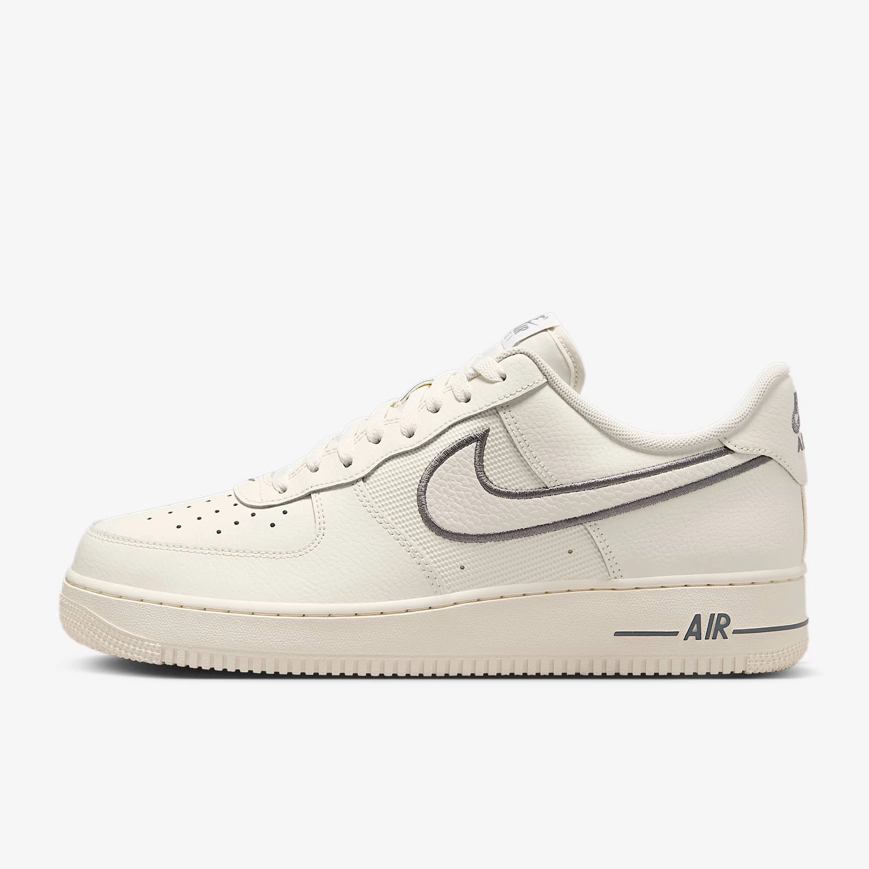 Nike Air Force 1 '07
