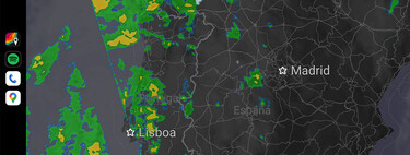 Esta nueva aplicación del tiempo para Android Auto convierte tu salpicadero en un radar de nubes y lluvia 