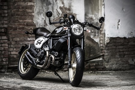Ducati Scrambler Cafe Racer Static 19