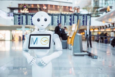 Los robots llegan a los aeropuertos para atender a los viajeros