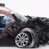 El IIHS introduce una nueva prueba de choque para evaluar daños a los olvidados copilotos