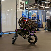 Alguien ha inventado una moto robot capaz de hacer unos saltos increíbles. El problema es que nadie sabe para qué sirve 