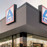 Desde mañana en Aldi, podrás comprar esta corona navideña con LED para tu hogar por menos de 12 euros