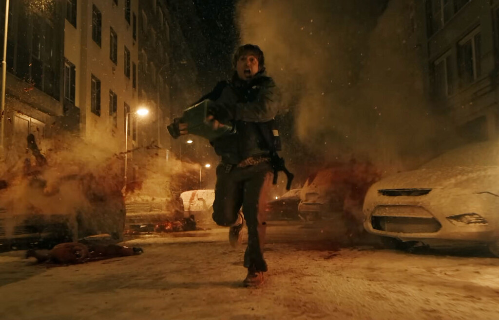 La nueva película de Resident Evil pinta cada vez mejor y su último adelanto desvela al fin un guiño brutal a la saga de terror de Capcom  