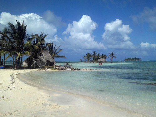 Compañeros de Ruta: De Panamá a España con playas, cascadas y montañas 