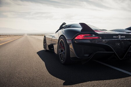 El SSC Tuatara amenaza con ser el coche más rápido del mundo también en Nürburgring, batiendo al Mercedes-AMG GT Black Series
