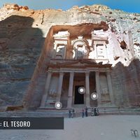 Descubriendo las maravillas del mundo: explora los secretos de Petra desde casa