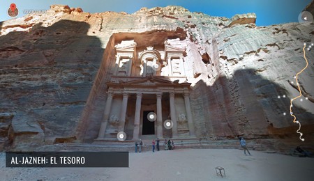 Descubriendo las maravillas del mundo: explora los secretos de Petra desde casa