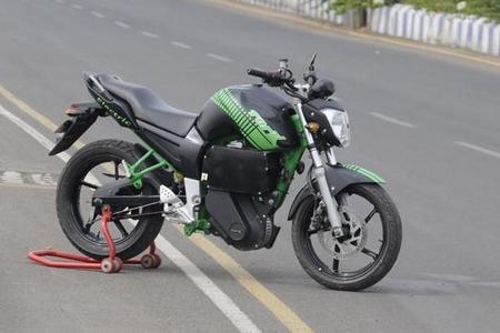 Tork Motors ha presentado en la India una Yamaha FZ convertida a eléctrica