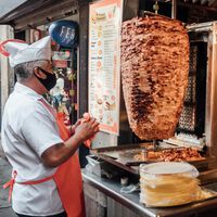 Ni gasolinerias ni tienditas: lo que realmente domina las calles de México son las taquerías