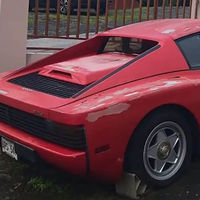 Hallan un Ferrari Testarossa abandonado en las calles de Puerto Rico durante 17 años... ¡y está entero!