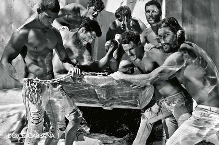 Campaña de Dolce & Gabbana Privamera-Verano 2011: dolor y desolación convertidos en moda