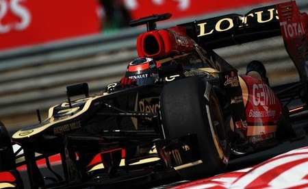 Lotus se estanca en la cuerda floja económica
