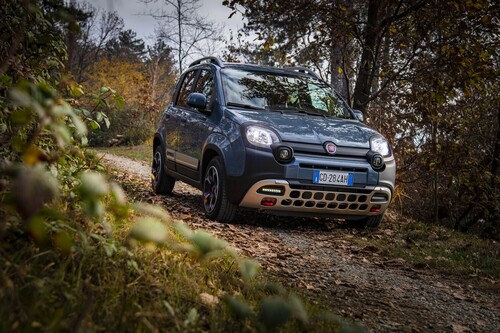 Probamos el nuevo Fiat Panda Cross: un coche urbano mild-hybrid, asequible y con aires todoterreno