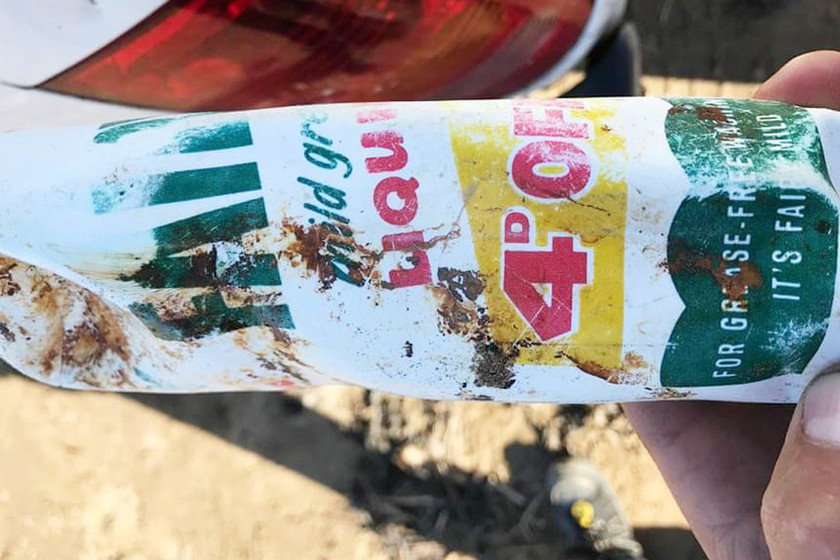 El drama del plástico, en una imagen: esta botella ha vuelto a tierra tras 47 años en alta mar